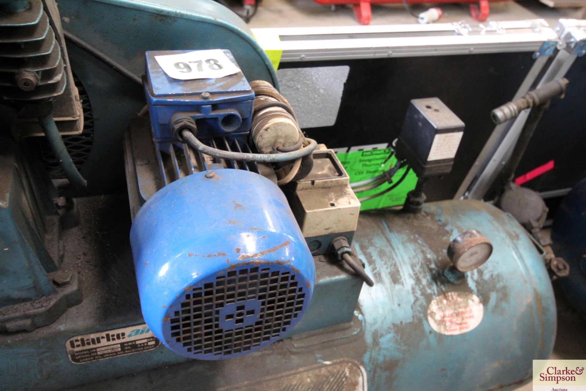 240V workshop compressor. - Image 4 of 5