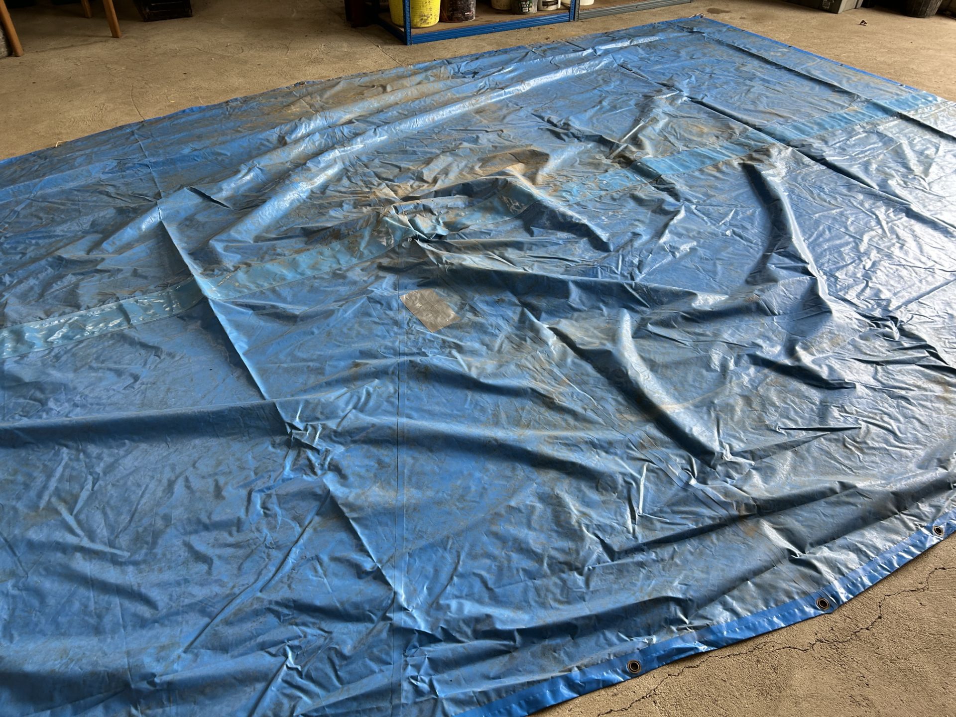 7.4m x 4.1m tarp. V - Image 3 of 5