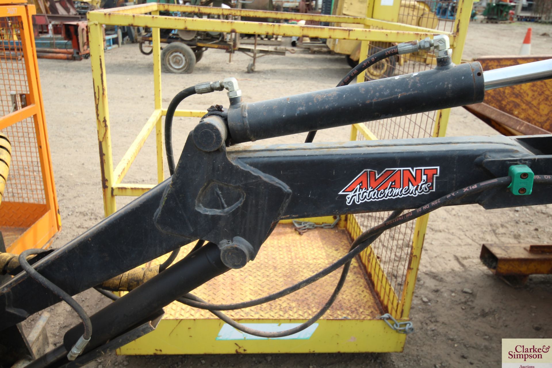 Avant back hoe for Avant loader. With 10in, 16in and 30in buckets. - Image 7 of 15
