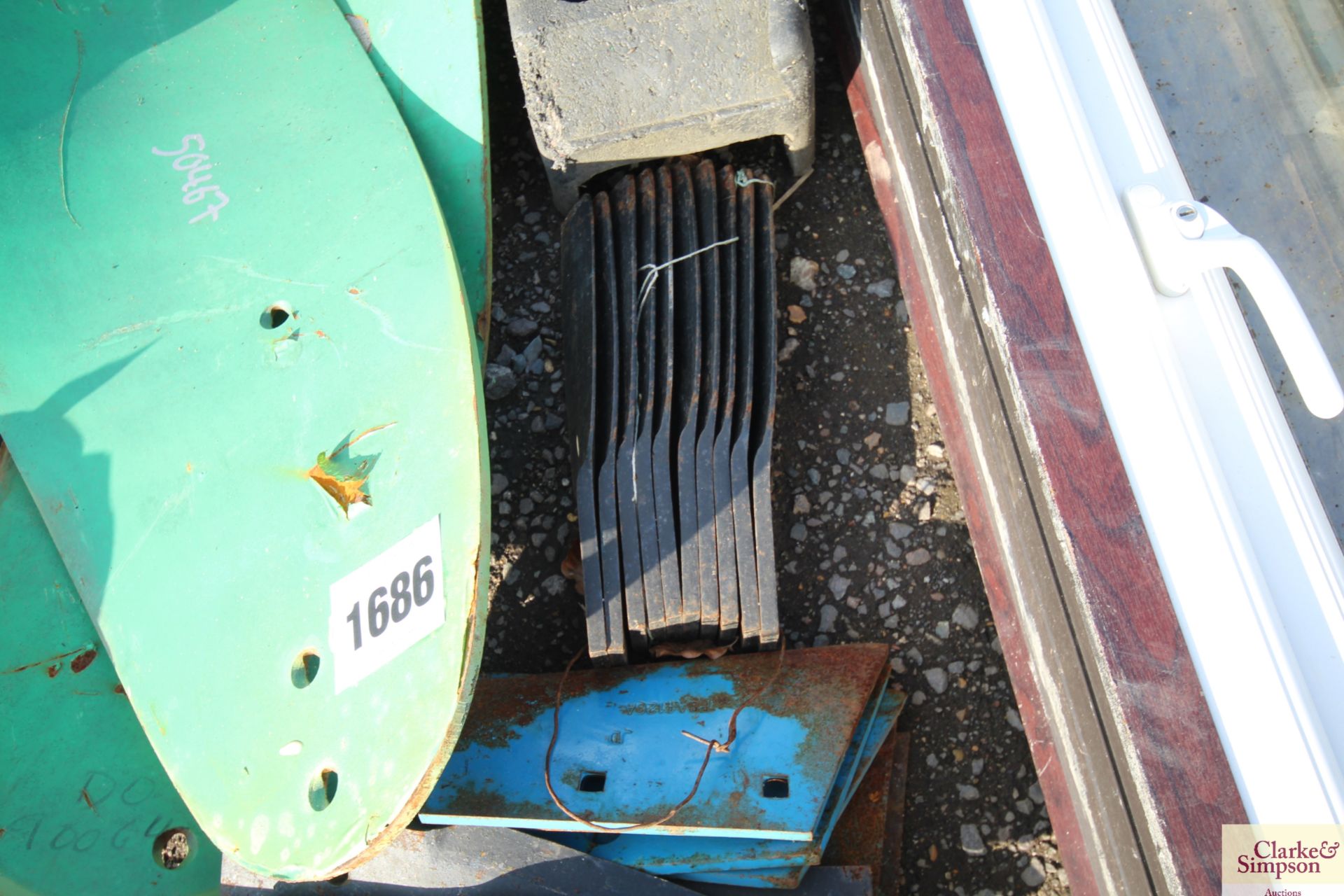 Various plough wearing metal, power harrow. V - Image 3 of 4