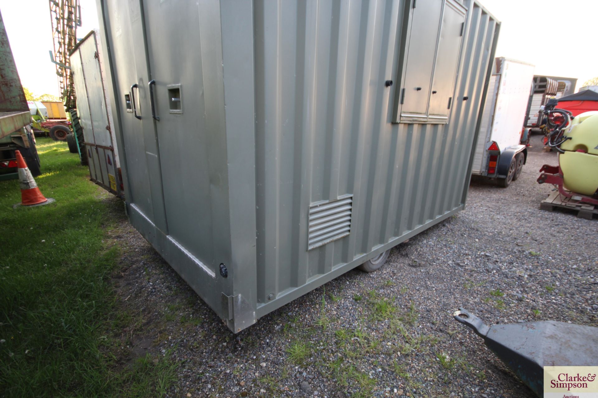 Boss Cabins 12ft trailed single axle lowering welfare unit. With drying room, chemical toilet and - Bild 5 aus 35