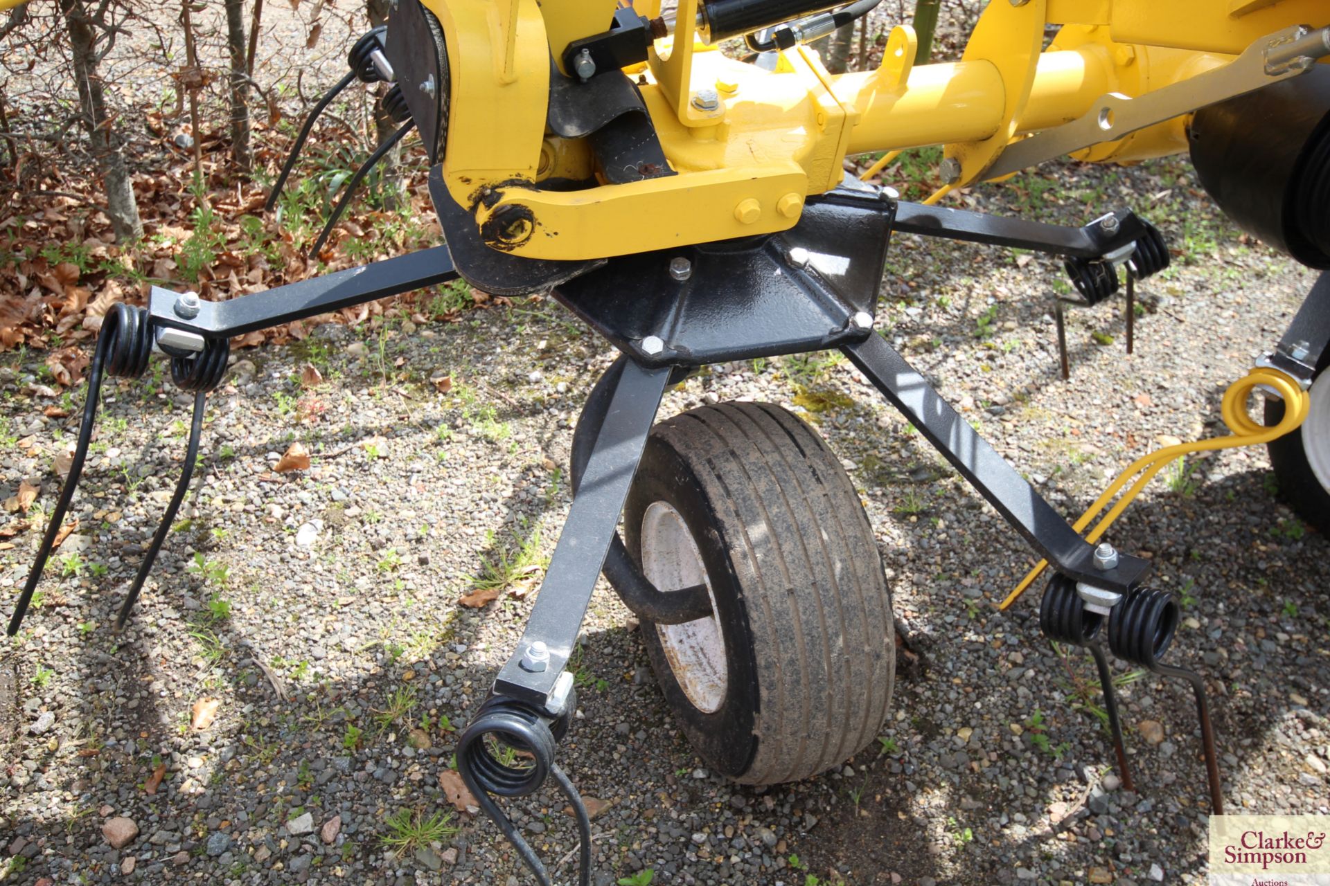 New Holland ProTed 450 4.5m four rotor hydraulic folding tedder. 2021. Owned from new. From a - Image 8 of 10