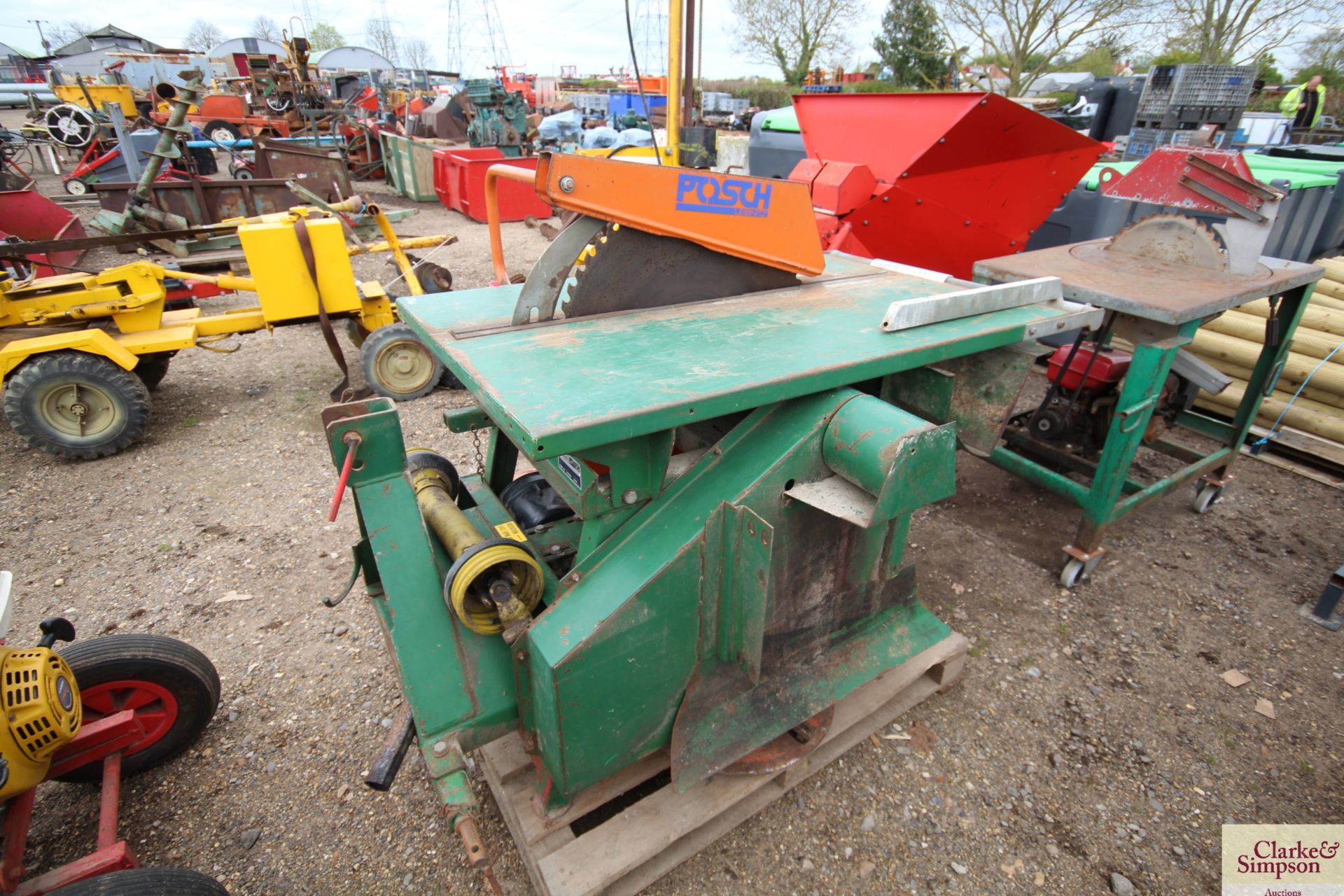 Transaw linkage mounted PTO driven saw bench. V - Image 2 of 12