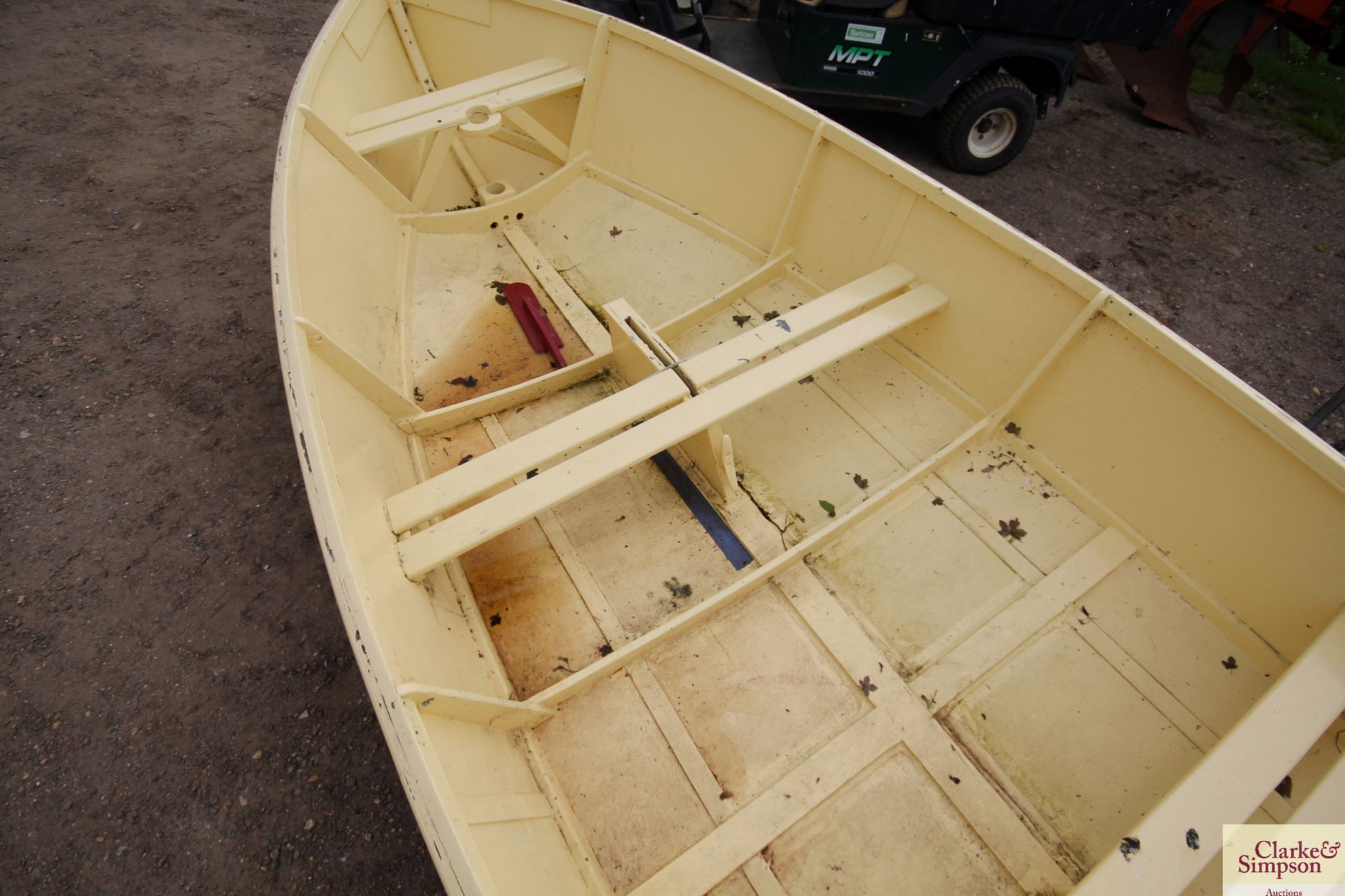 11ft dingy. - Image 5 of 6
