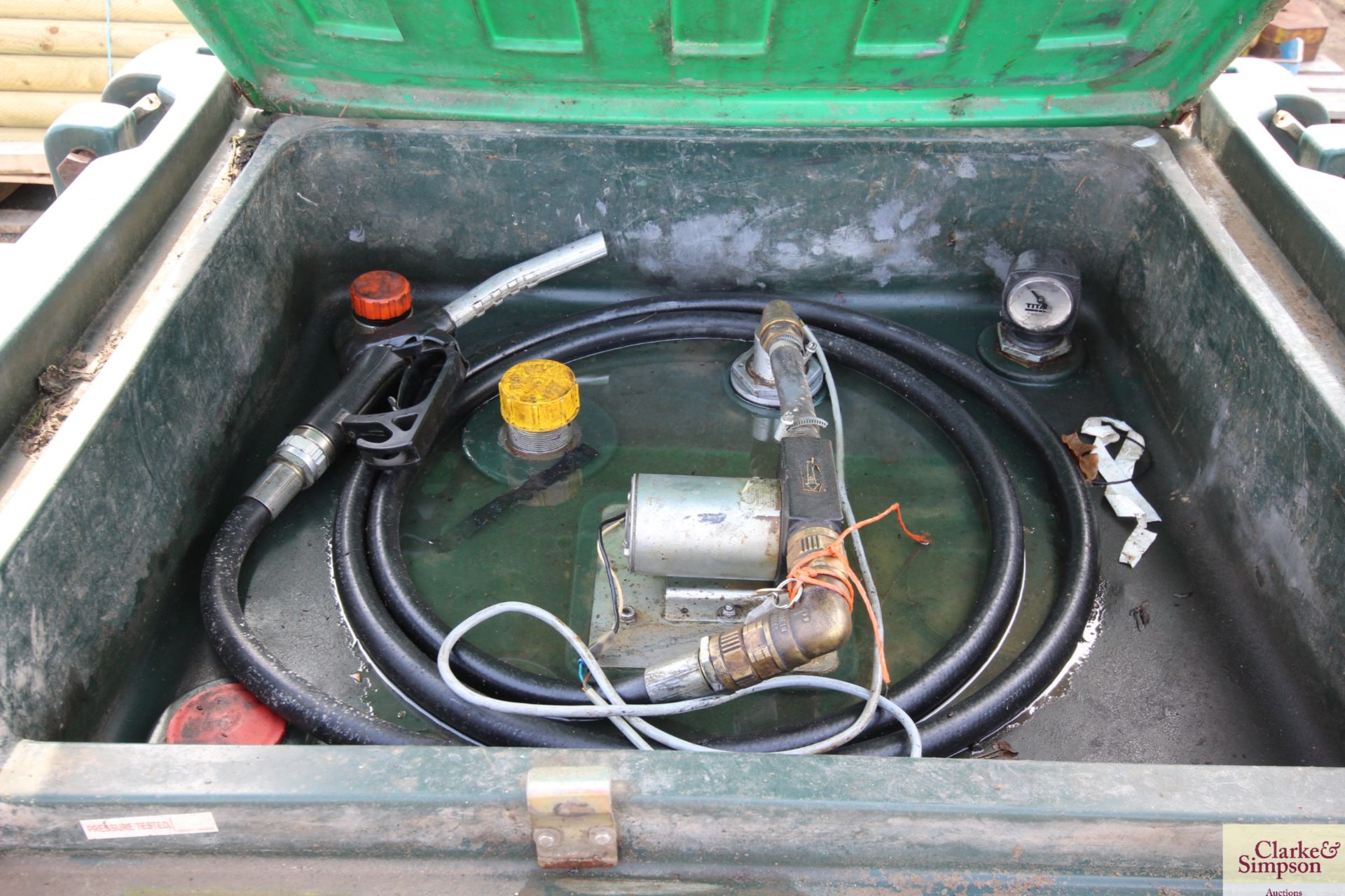 Titan Truckmaster 400L pick-up fuel tank. With 12V pump and delivery hose. V - Image 5 of 6
