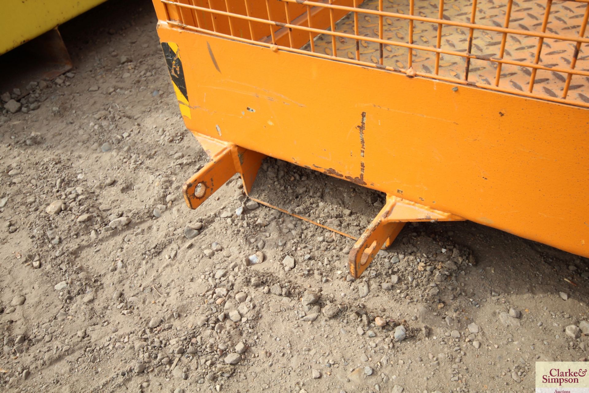 Man cage to fit pallet tines. - Image 8 of 8