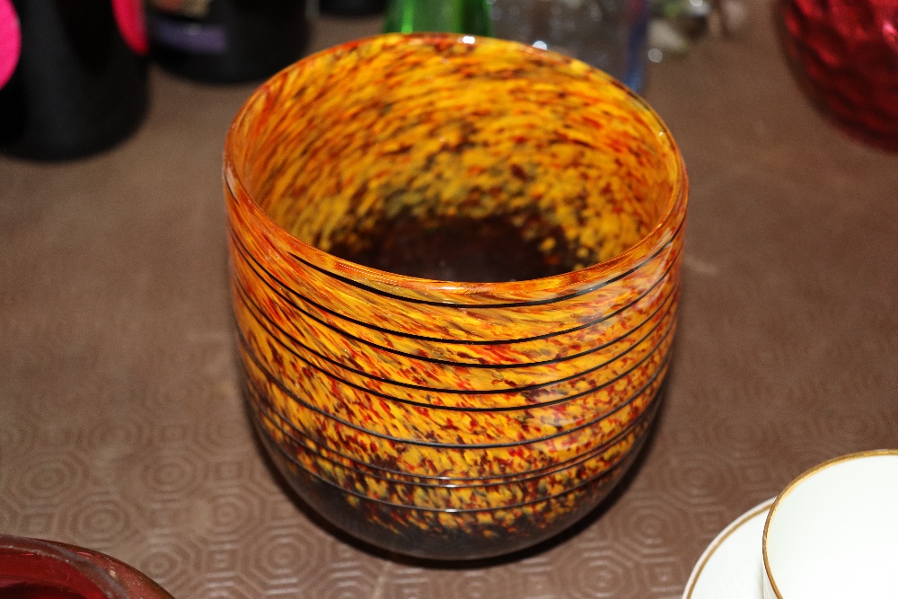 A cranberry glass baluster water jug; a Vasart type amber and mottled glass bowl with ribbed - Image 10 of 18