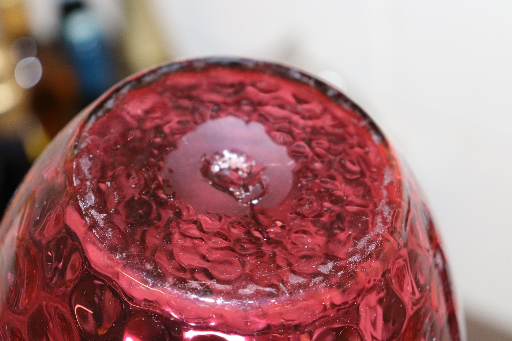 A cranberry glass baluster water jug; a Vasart type amber and mottled glass bowl with ribbed - Image 16 of 18