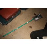 A Spear & Jackson telescopic tree lopper (20)