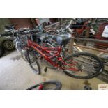 A gent's Sabre Kenetic sport mountain bike with fr