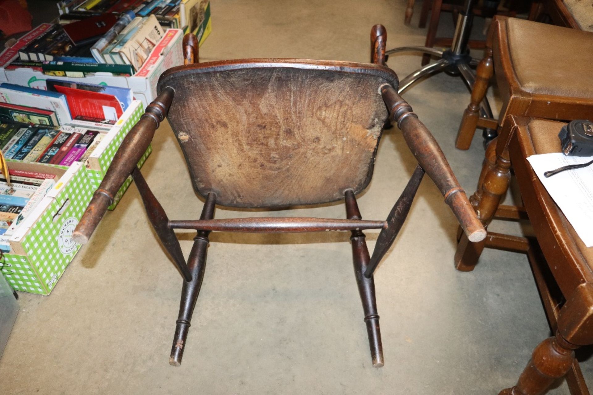 An antique oak and elm stick and wheel back elbow - Image 9 of 11