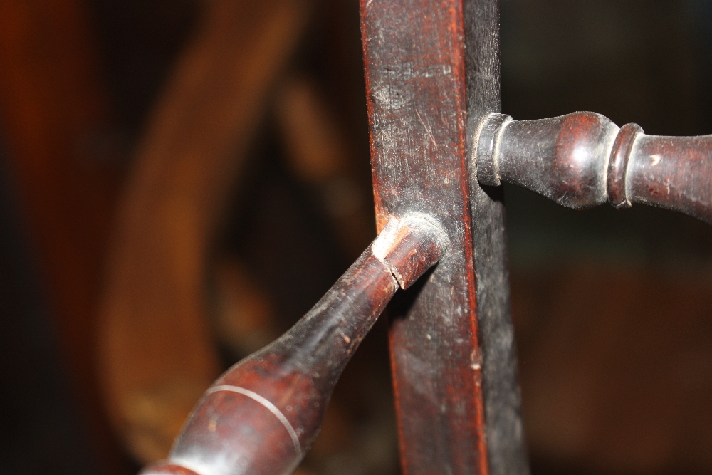 An antique Apprentice made child's chair with turn - Image 3 of 3