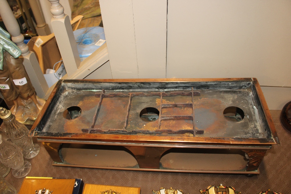 An early 20th Century copper two burner hot plate - Image 6 of 9