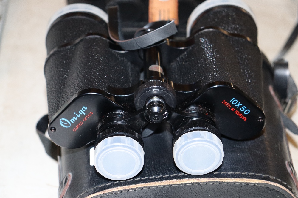 Two pairs of cased binoculars - Image 2 of 3