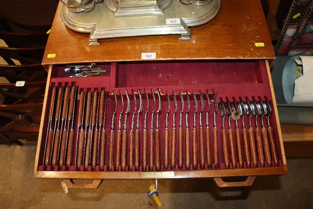 A Geo. Wostenholm & Son cutlery suite (some missi - Image 2 of 6