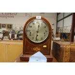 An Edwardian banded mantel clock with key and pend