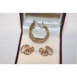 A pair of 9ct gold ear-rings, approx. 2gms and a