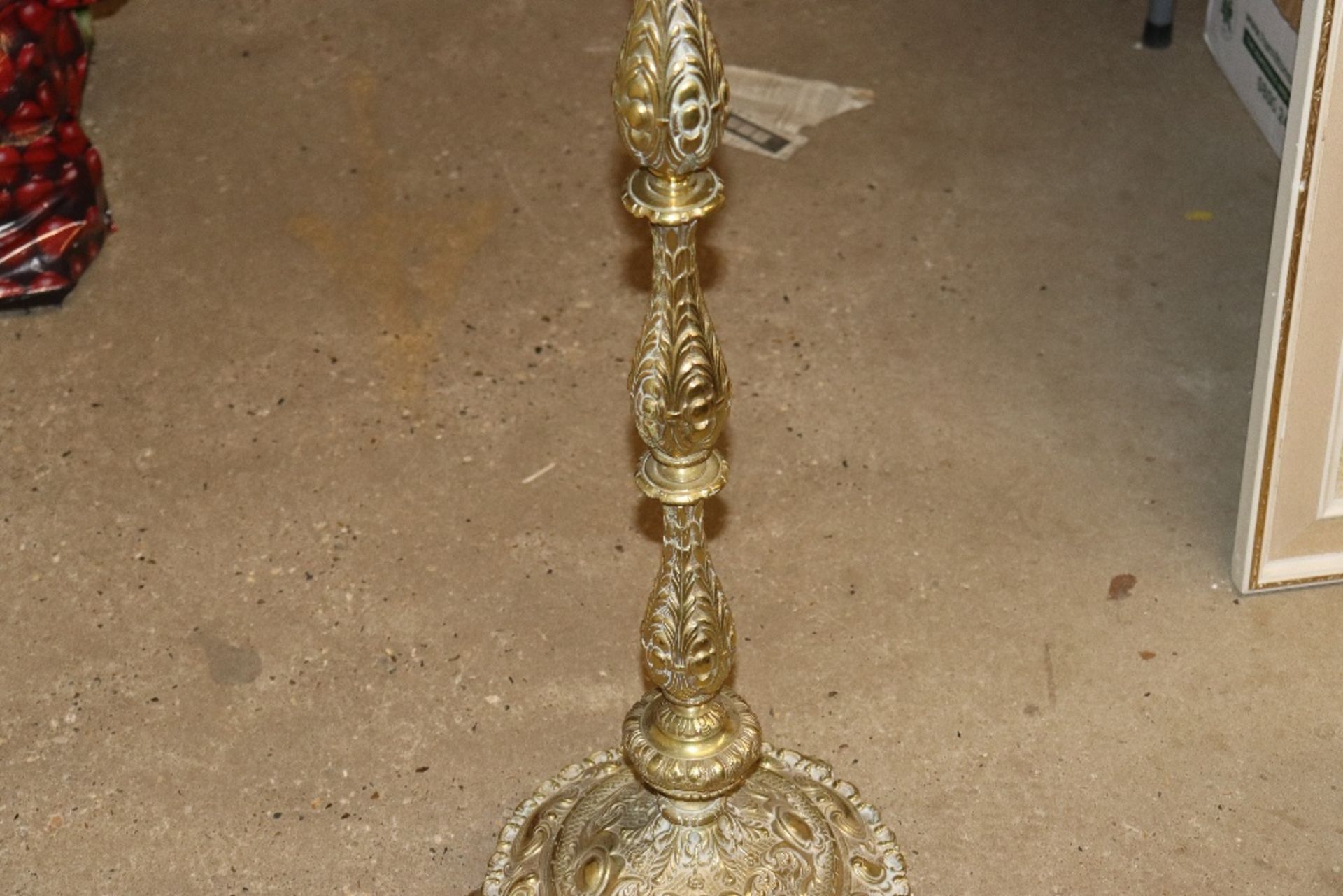 An ornate brass standard lamp in the form of a lar - Image 3 of 4