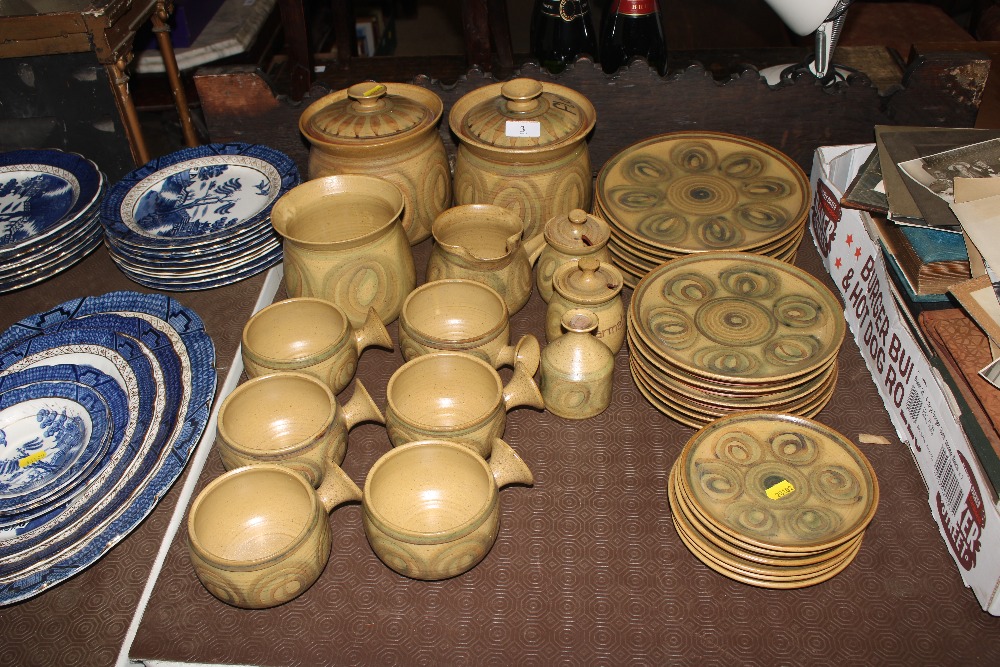 A quantity of Alvingham pottery dinnerware includi