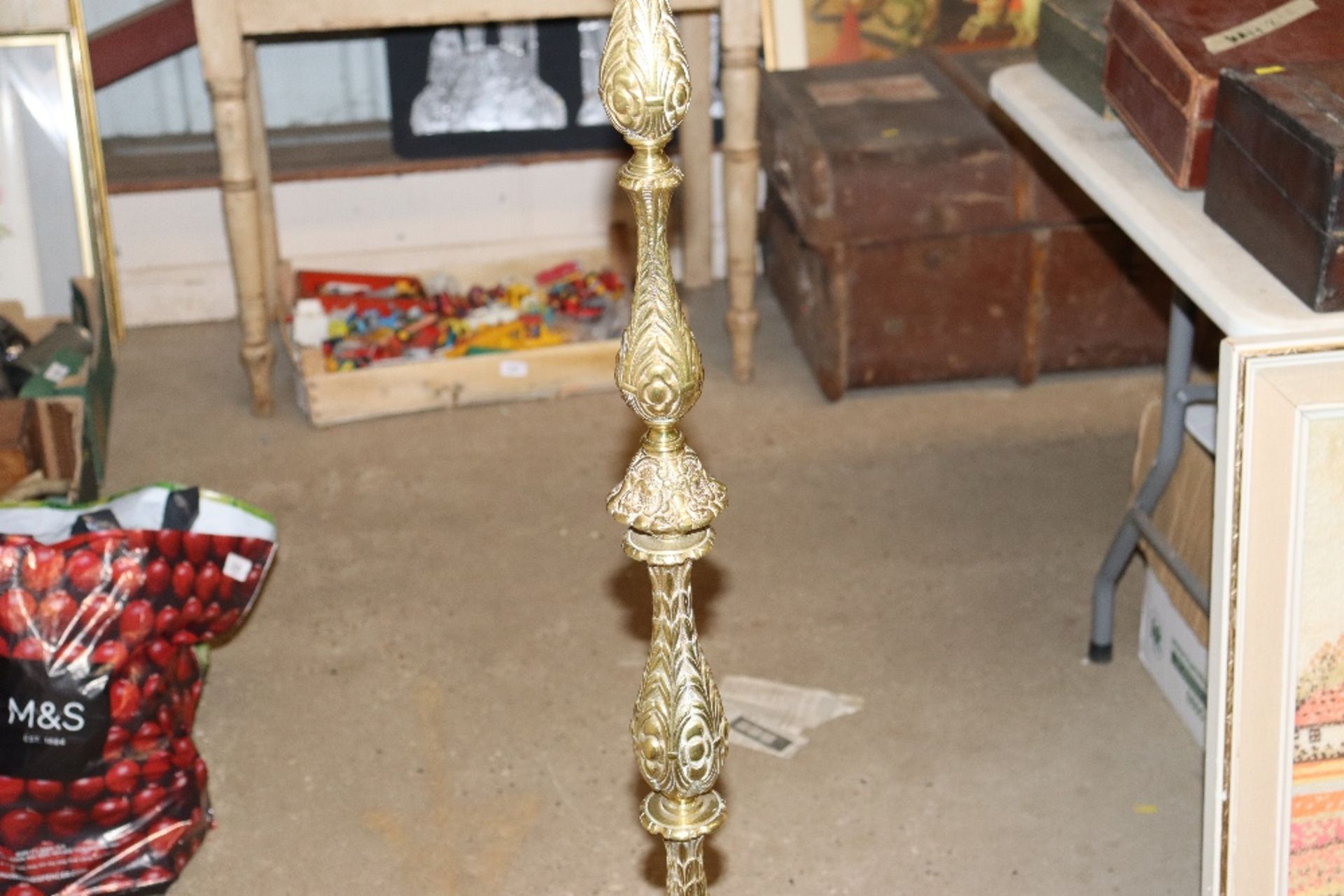 An ornate brass standard lamp in the form of a lar - Image 4 of 4