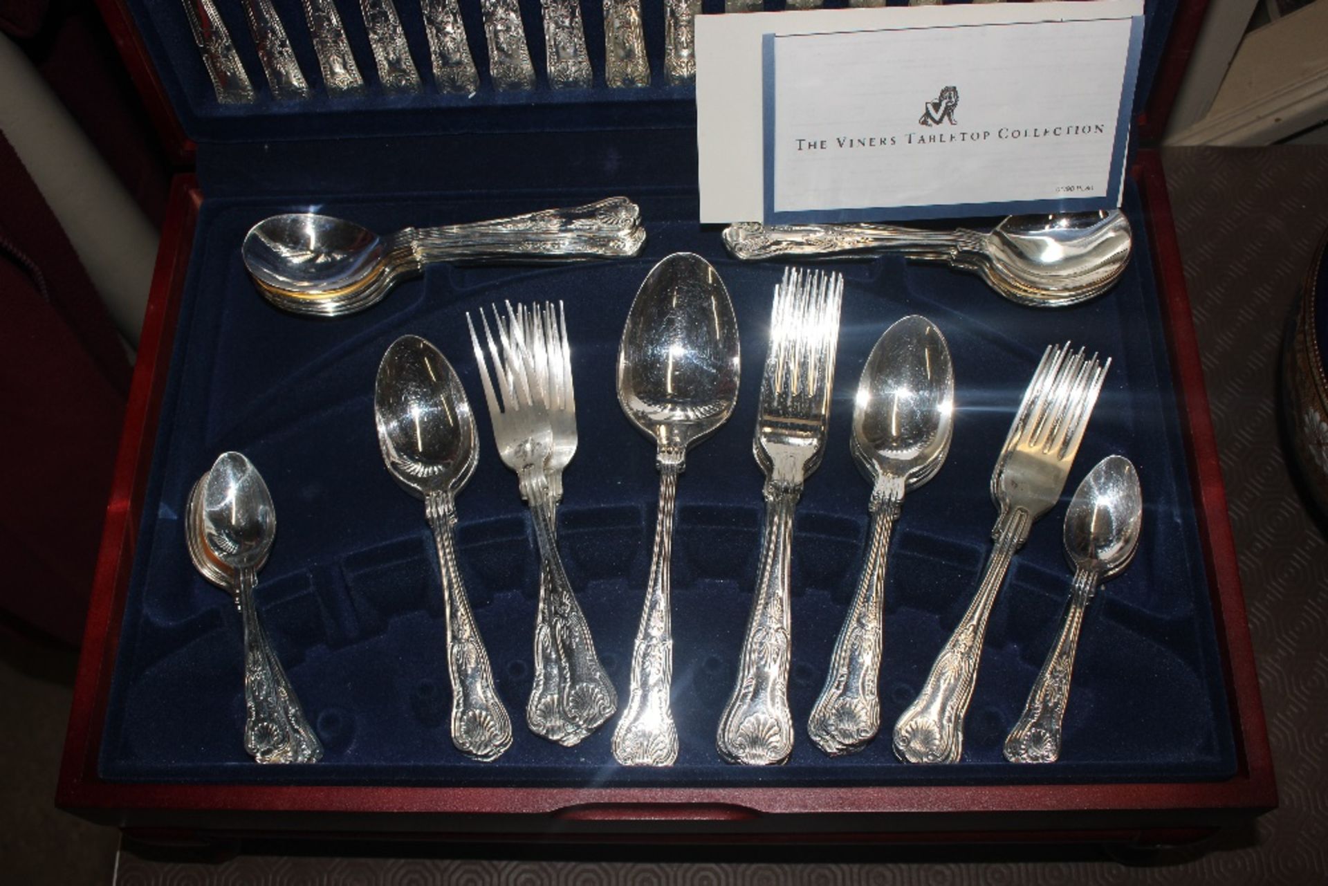 A Viners "Parrish Collection" canteen of cutlery - Image 2 of 3