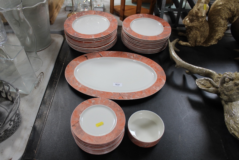 A collection of Villeroy and Boch 'Siena' patterne