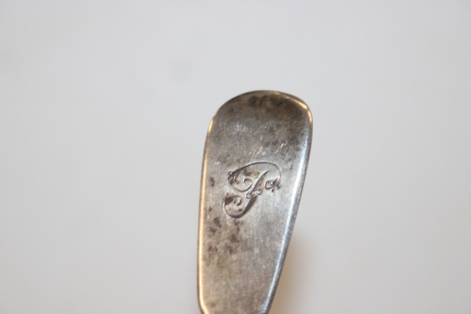 Four silver spoons, approx. weight 35gms; and a si - Image 3 of 12