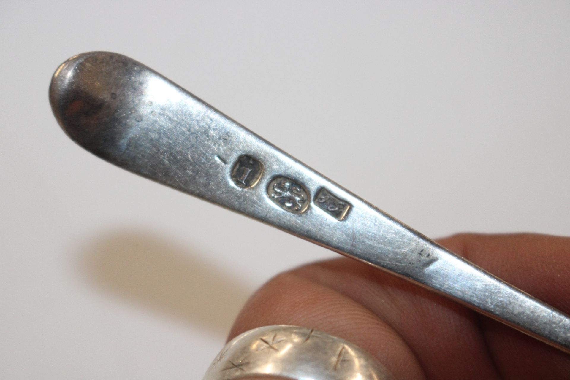 Four silver spoons, approx. weight 35gms; and a si - Image 12 of 12