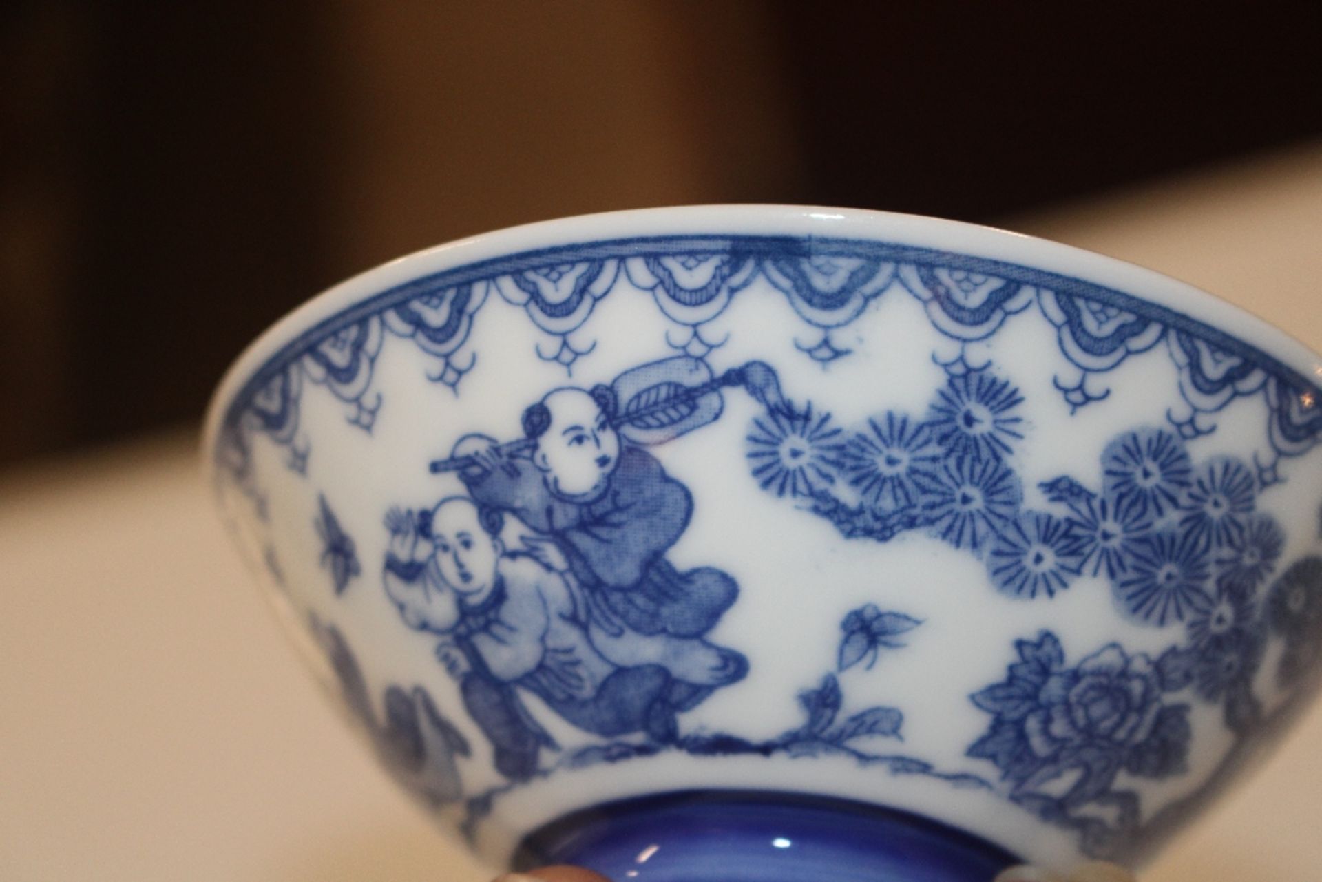 Four rice bowls; and a tea bowl with two character - Image 8 of 14