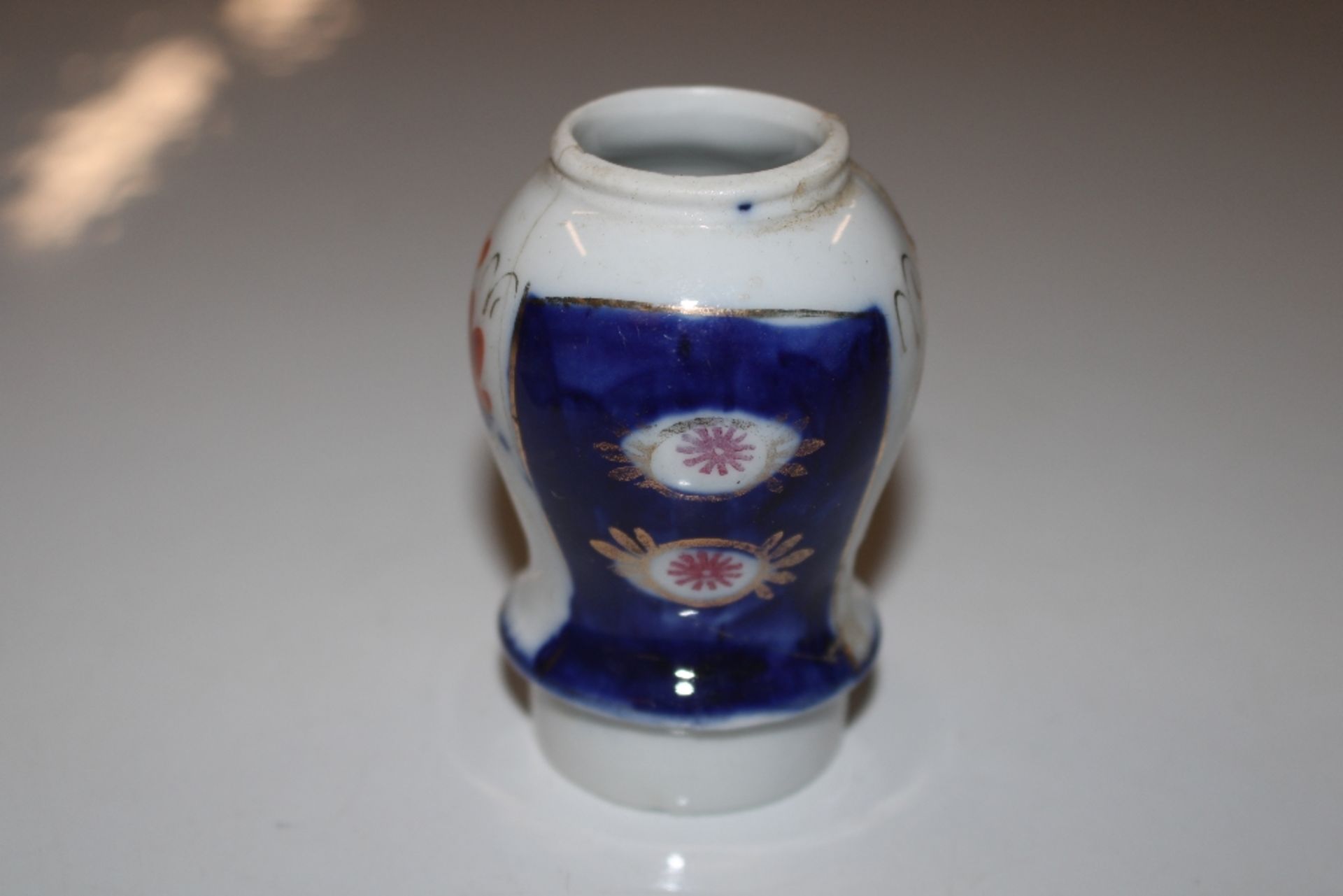 A box containing various Oriental decorated china, - Image 30 of 34