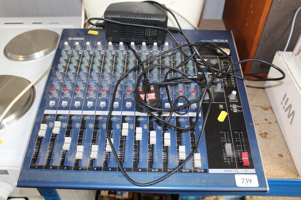 A Yamaha mixing console MG16-4