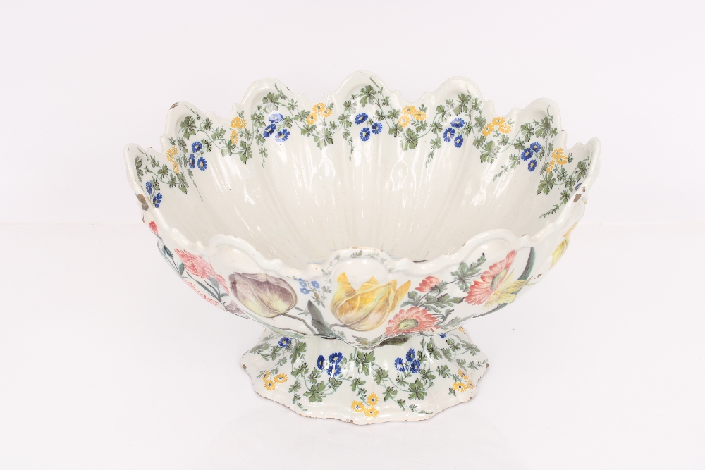 19th Century Nove Faience ware Monteith shaped bowl of large size, having central painted decoration