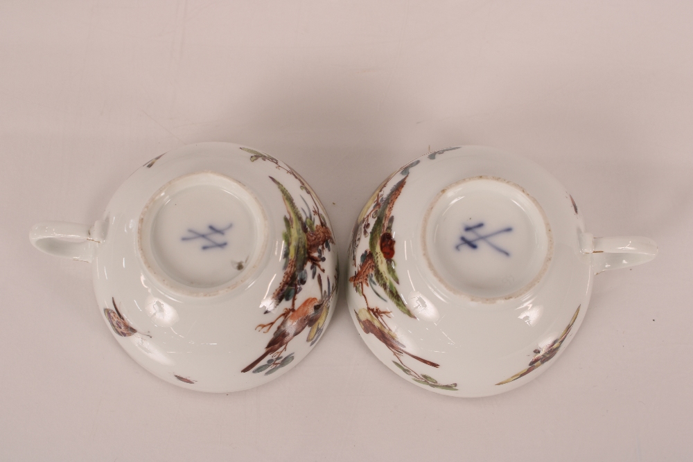 A pair of mid-18th Century Meissen porcelain ornithological cups and saucers, decorated birds on - Image 6 of 12