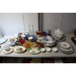 A collection of decorative china to include variou