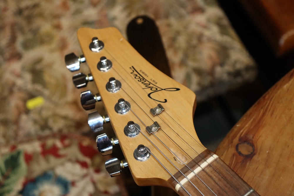 A Johnson electric guitar - Bild 2 aus 2