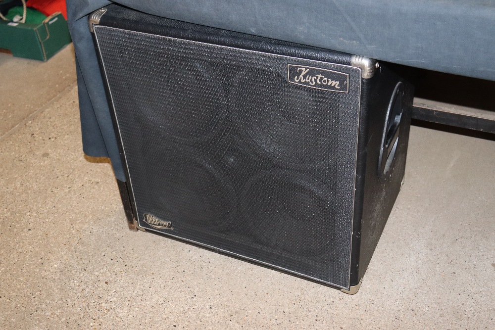 A pair of Deep End Kustom DE410H speakers and a deep end Kustom DE300 HD base amp - Bild 3 aus 3