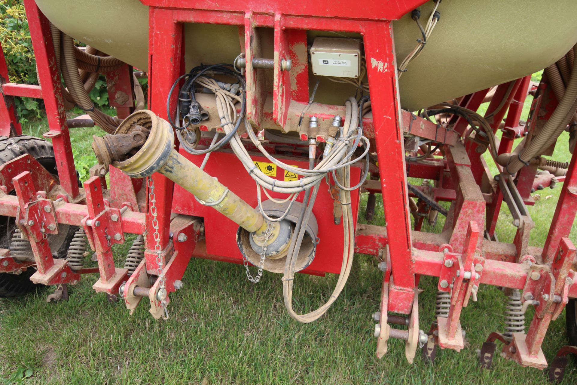 Weaving 6m hydraulic folding tine drill. With wheel track eradicator, covering harrow tramline and - Image 4 of 31