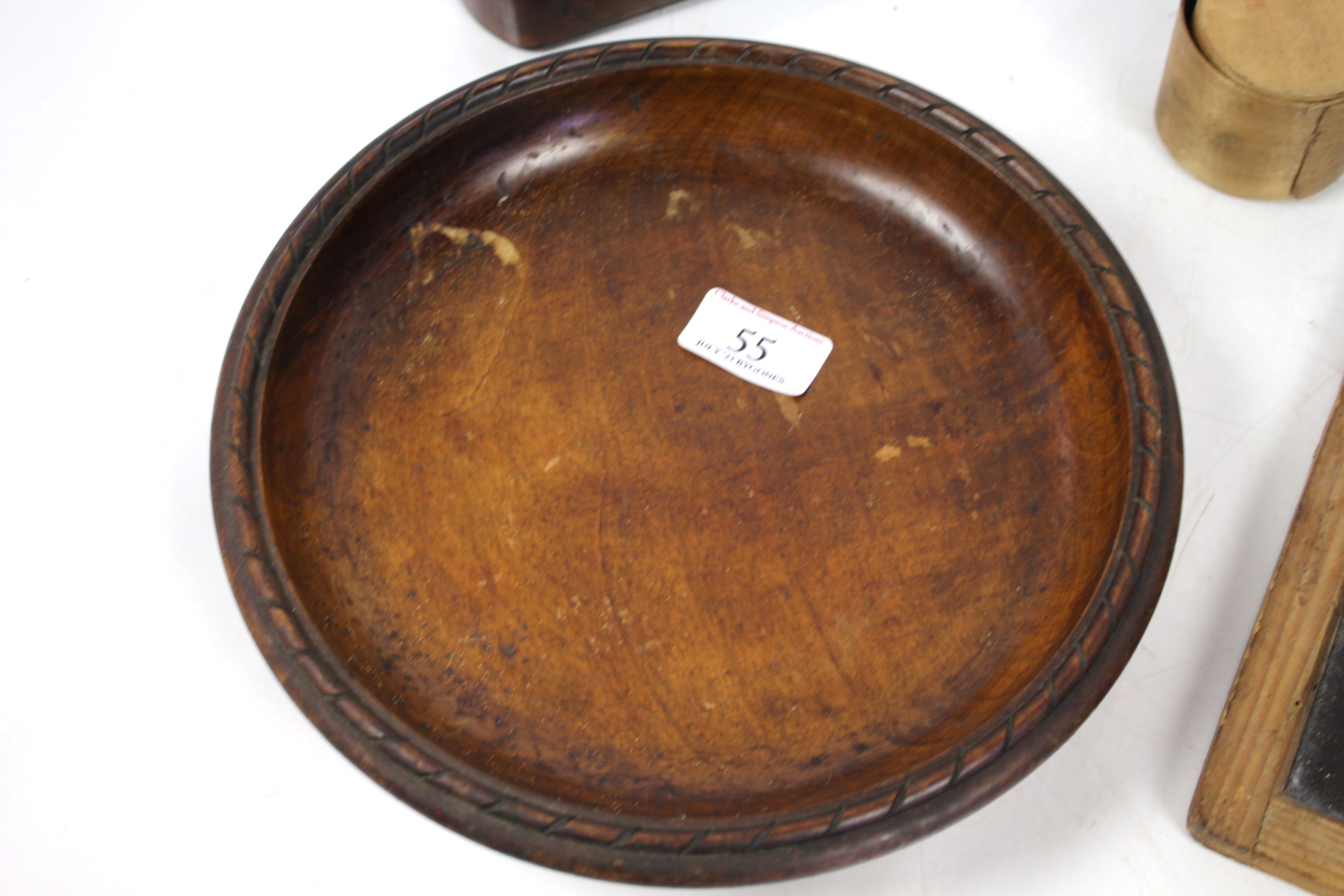 A box of miscellaneous treen items including a min - Image 9 of 12