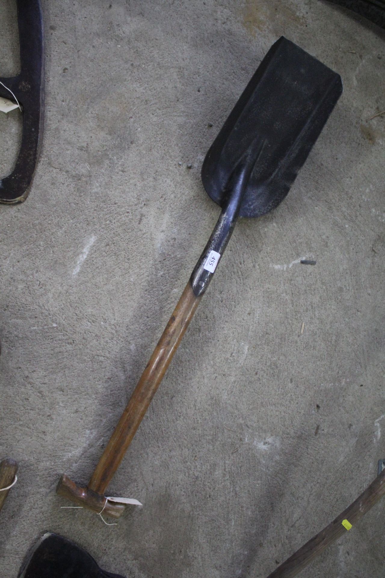 A narrow stokers shovel