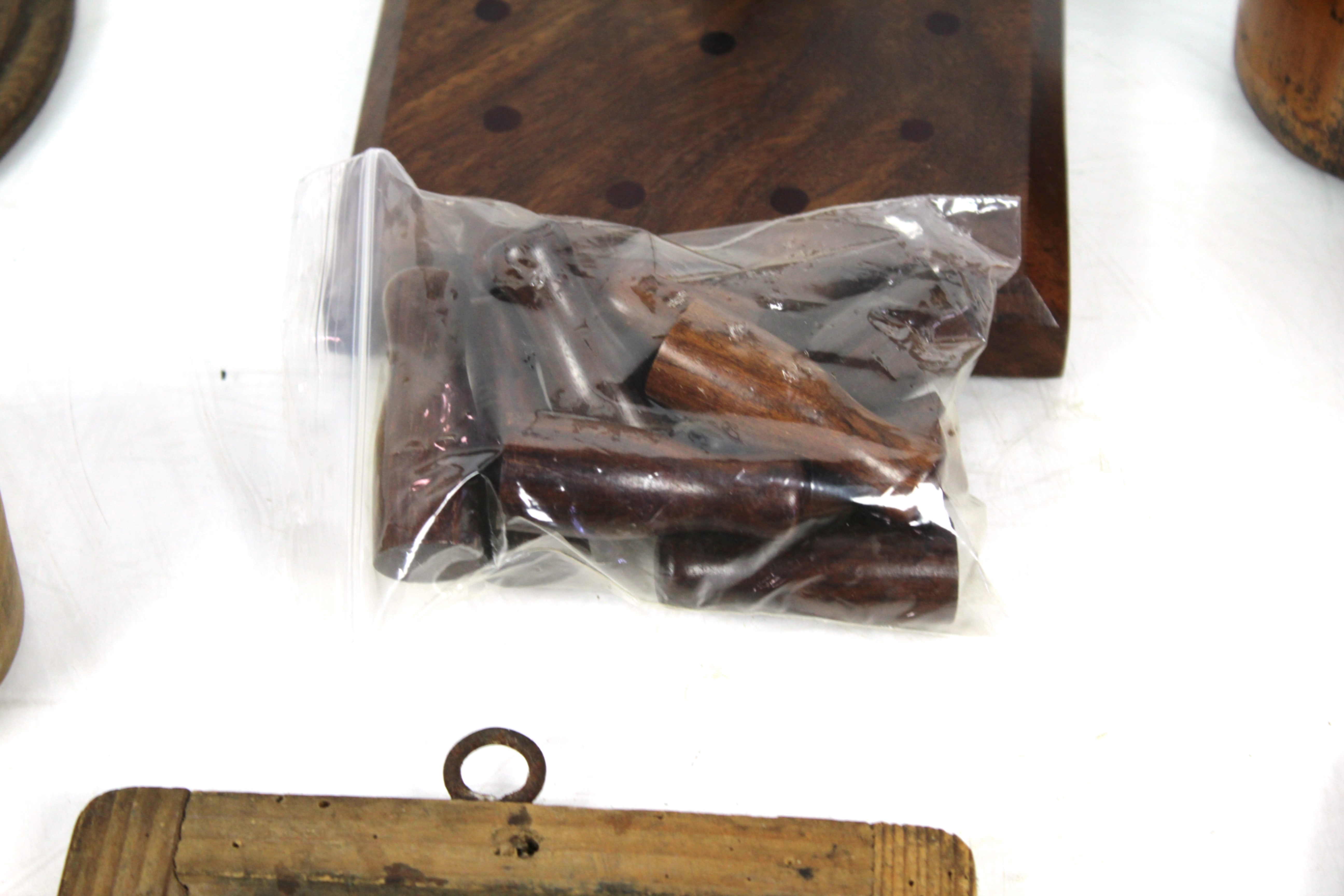 A box of miscellaneous treen items including a min - Image 7 of 12
