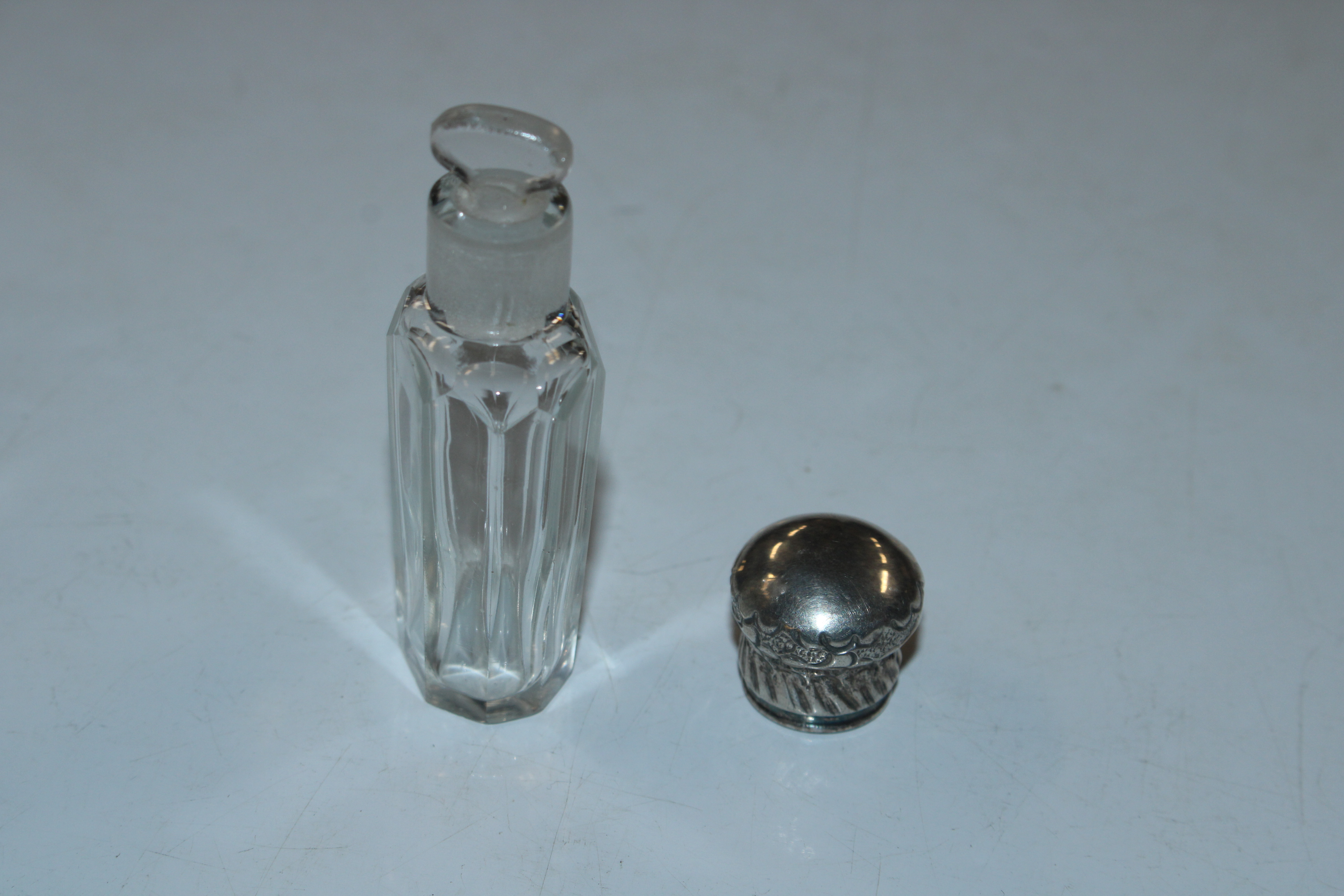 Seven various silver topped and other scent bottle - Image 7 of 20
