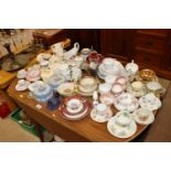 A large quantity of various decorative china to in