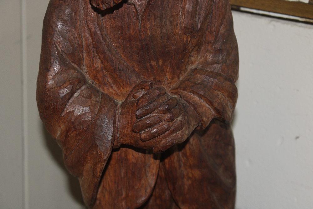 A carved oak continental sculpture of a large bear - Bild 3 aus 7