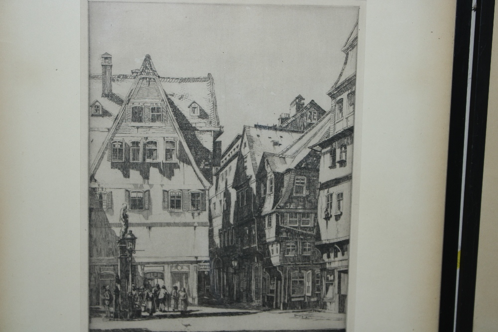 An etching by Laura Beaumont of Old Frankfurt - Bild 2 aus 3