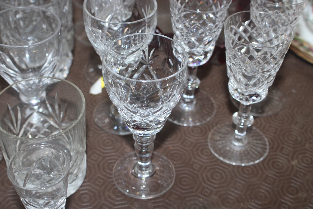 A quantity of various table glassware including de - Bild 5 aus 6