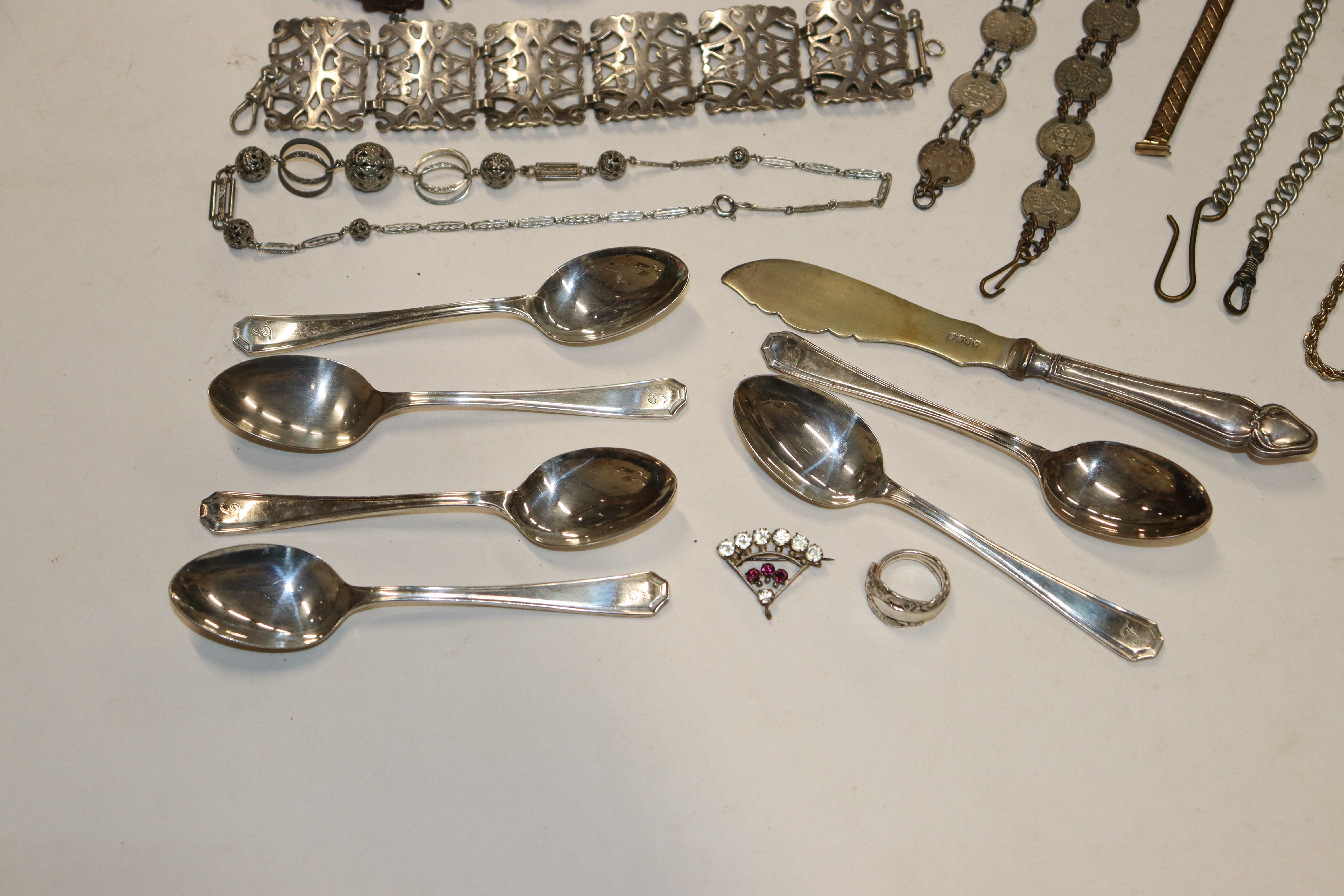 A box containing various silver plated items to in - Bild 2 aus 9