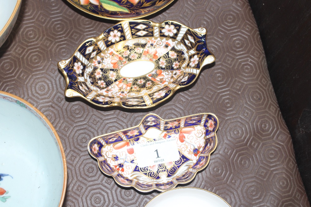 A collection of Derby and Royal Crown Derby plates and dishes - Bild 3 aus 9