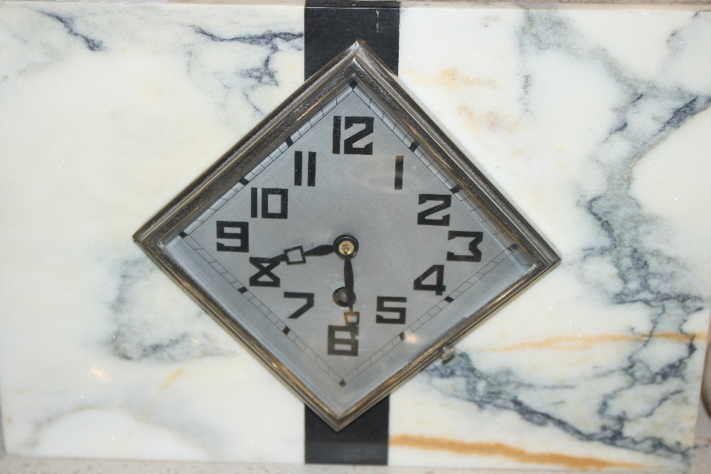 An Art Deco marble clock garniture - Bild 3 aus 9