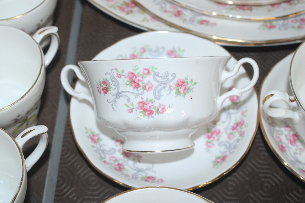 A quantity of bone china "Gainsborough" pattern an - Bild 2 aus 5