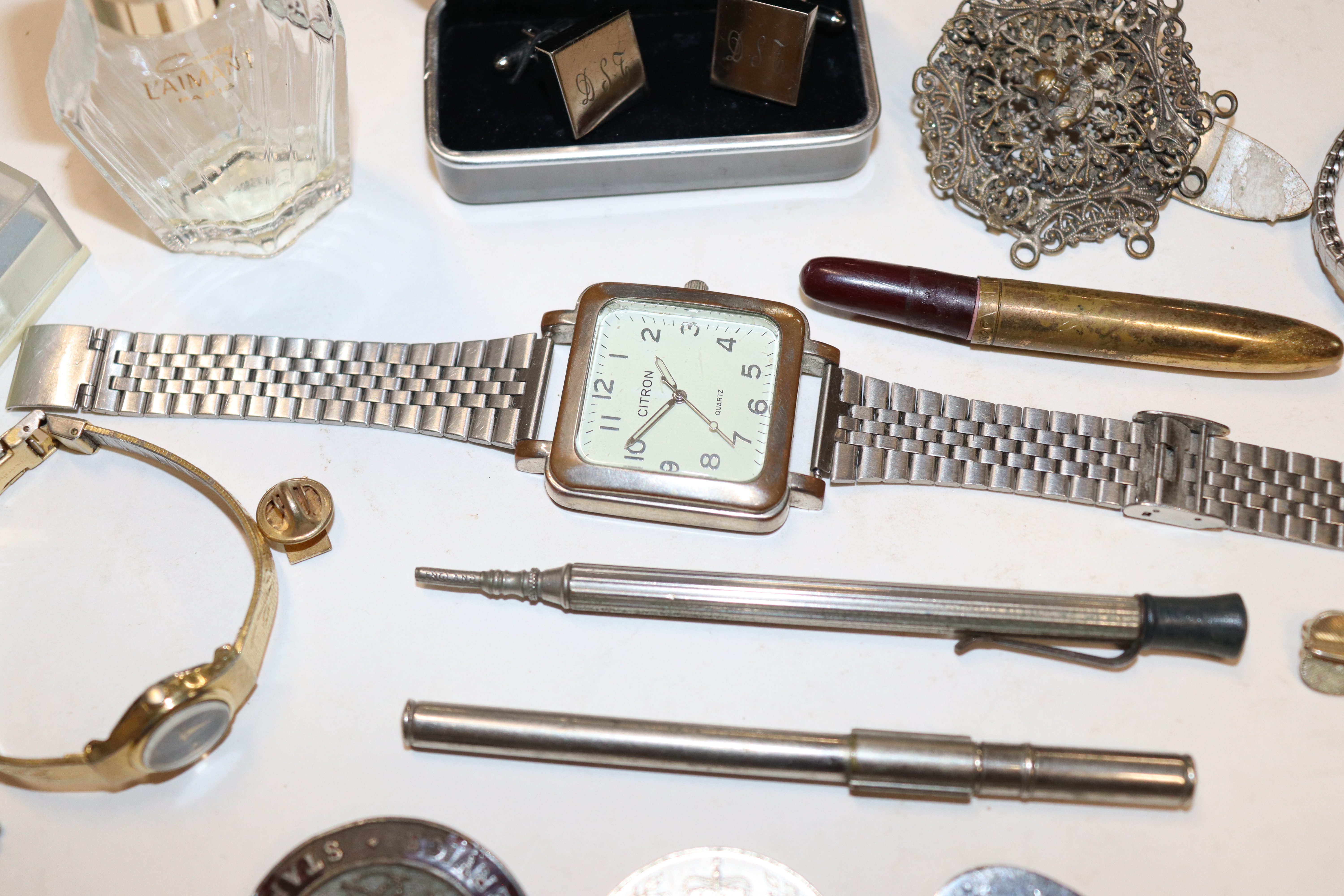 A tray of various watches and other costume jewell - Bild 4 aus 7